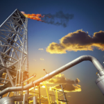 AIE: baja la demanda petrolera e inventarios alcanzan los niveles más elevados desde la pandemia