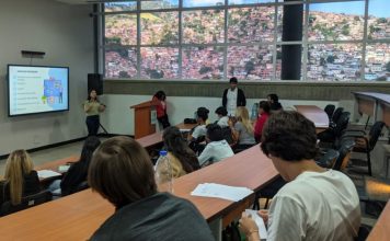 Talleres profesionales para los estudiantes de telecomunicación en la UCAB