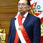 El congresista José María Balcázar jura como nuevo presidente interino de Perú