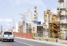 Venezuela estaría importando más de 110.000 barriles de gasolina diarios